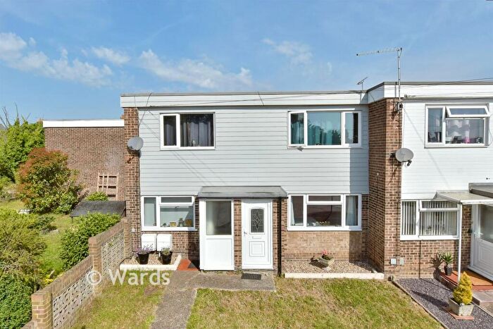 2 Bedroom Ground Maisonette For Sale In Maplins Close, Rainham, Kent, ME8