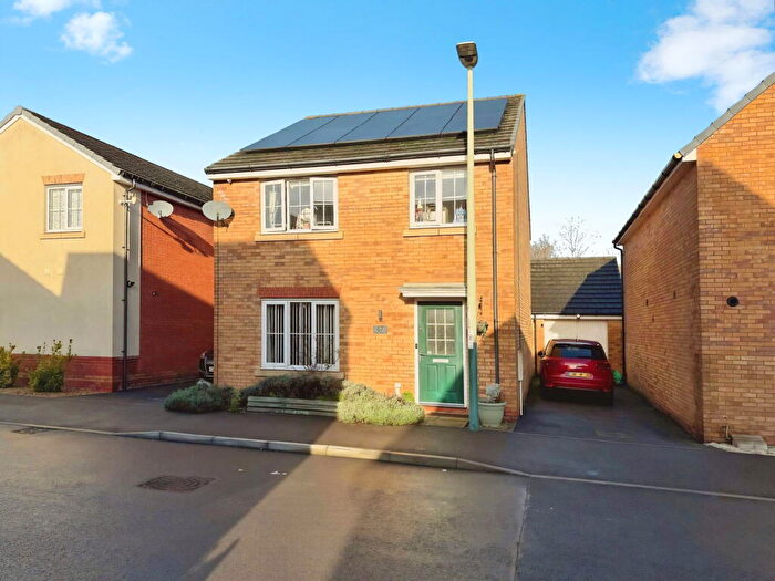 4 Bedroom Detached House For Sale In Waun Draw, Caerphilly, CF83