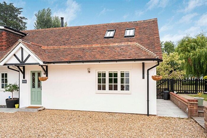 1 Bedroom Flat To Rent In Kinsbourne Green Lane, Harpenden, AL5