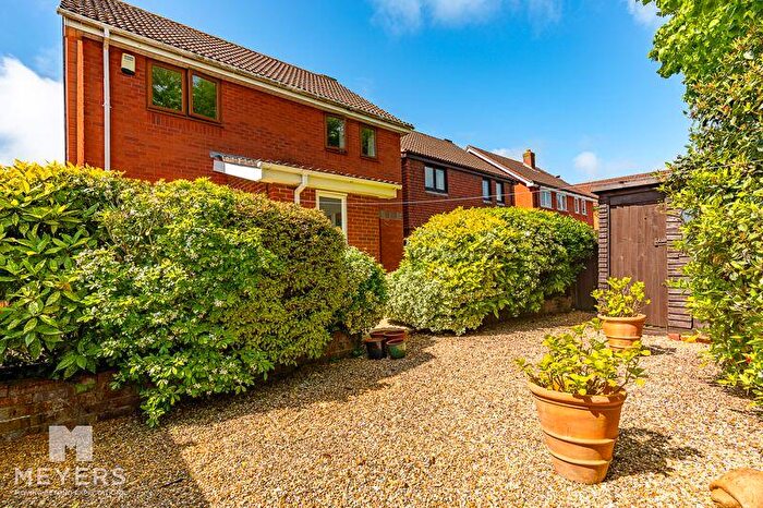 3 Bedroom Detached House For Sale In Summerfields, Littledown, Bournemouth, BH7