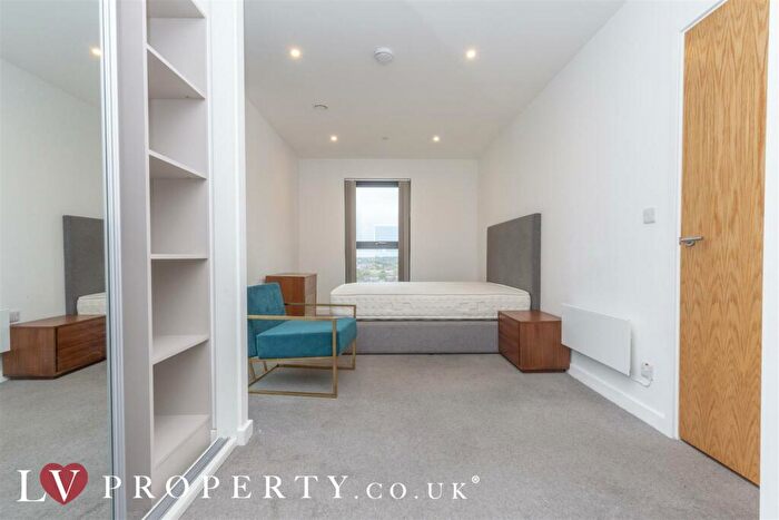 2 Bedroom Apartment To Rent In The Axium, Windmill Street, Birmingham, B1