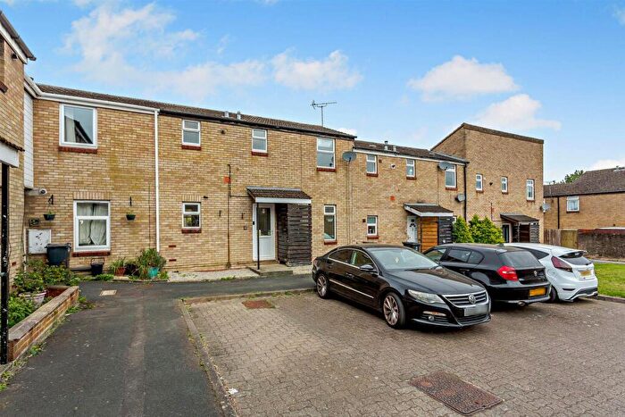 3 Bedroom Terraced House For Sale In Stamford Close, Toothill, SN5