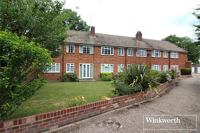 3 Bedroom Maisonette For Sale In The Bartons, Elstree Hill North, Elstree, Borehamwood, WD6