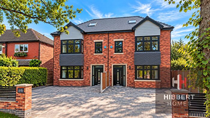 5 Bedroom Semi-Detached House For Sale In Manor Avenue, Sale, M33