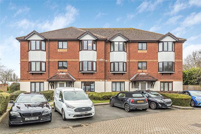 1 Bedroom Flat To Rent In Varsity Drive, Twickenham, TW1