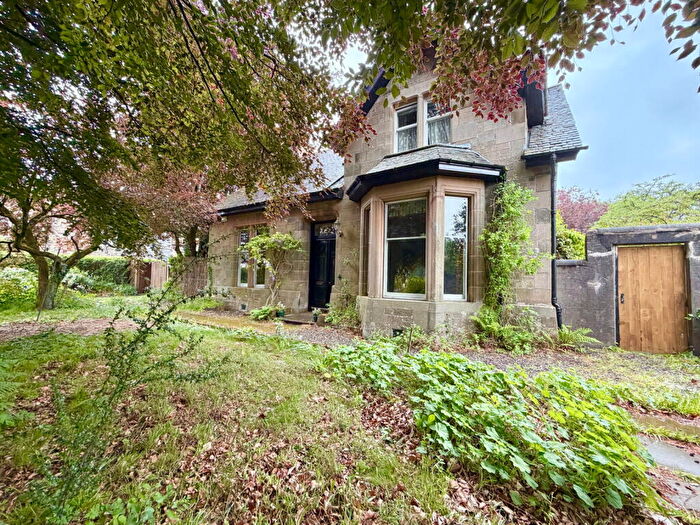4 Bedroom Detached House For Sale In Glasgow Road, Denny, FK6