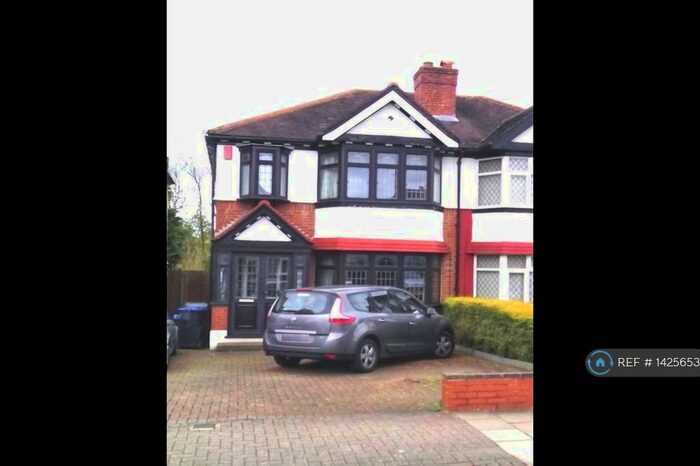 3 Bedroom Semi-Detached House To Rent In Spencer Road, Wembley, HA0