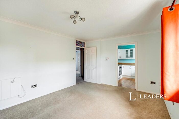 2 Bedroom Apartment To Rent In Floriston Gardens, New Milton, BH25