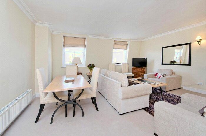 2 Bedroom Flat To Rent In Onslow Square, South Kensington, London, SW7