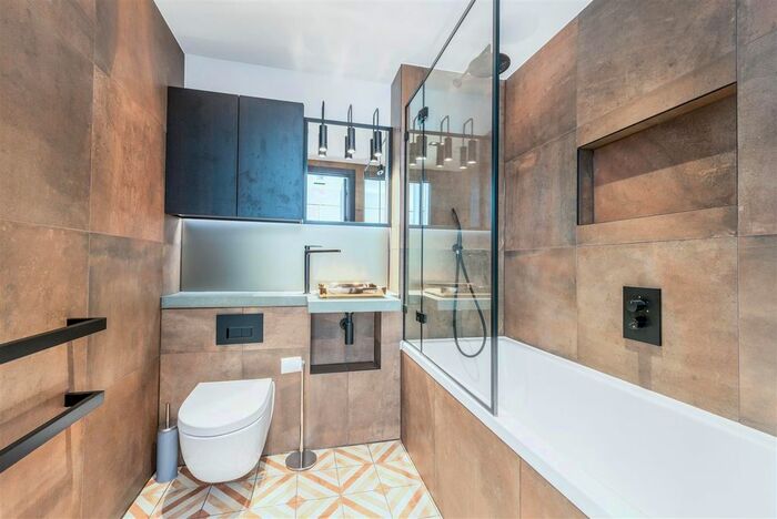 1 Bedroom Flat To Rent In Keybridge House, Exchange Gardens, Vauxhall, London, SW8