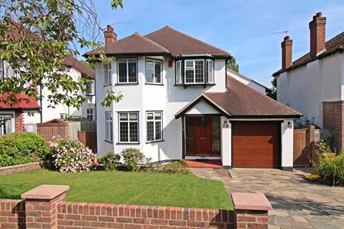 3 Bedroom Detached House For Sale In Highfield Drive, Bromley, BR2