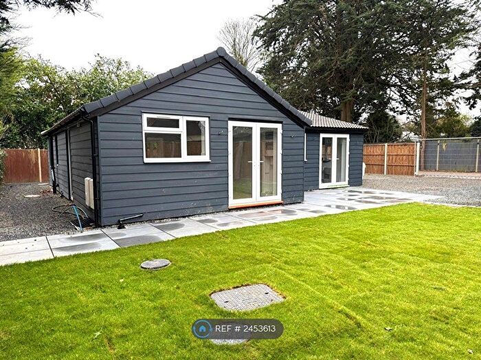 3 Bedroom Bungalow To Rent In Denham Avenue, Uxbridge, UB9