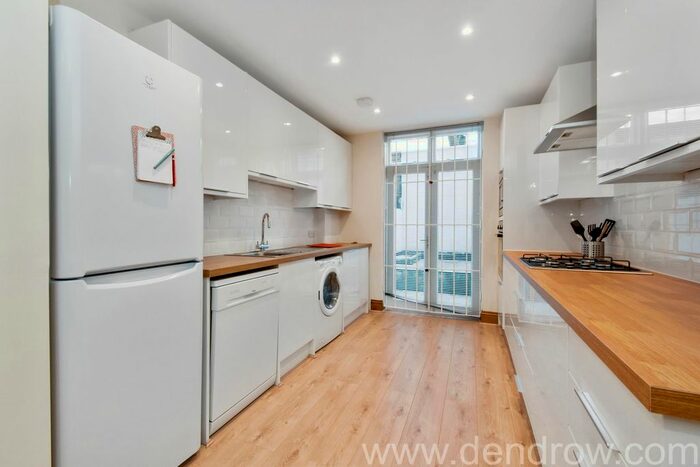 3 Bedroom Flat To Rent In Elgin Avenue, London, W9