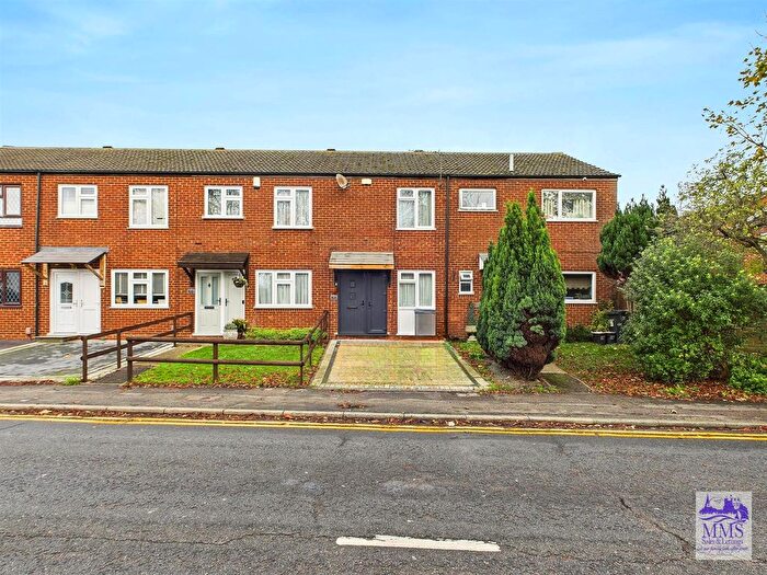 2 Bedroom Terraced House For Sale In Ruffets Wood, Gravesend, DA12