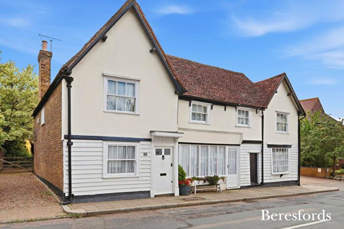 5 Bedroom Detached House For Sale In High Road, Orsett, RM16