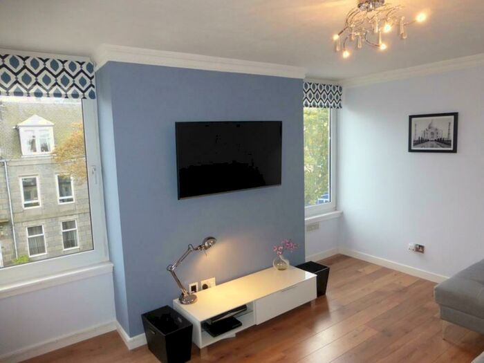 2 Bedroom Flat To Rent In Union Grove (Attic), Aberdeen, AB10