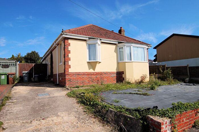 3 Bedroom Detached Bungalow For Sale In Newbolt Road, Paulsgrove, PO6