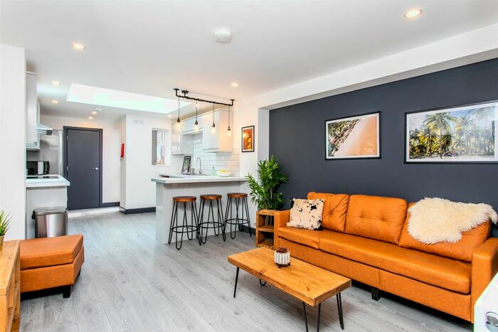 5 Bedroom Property For Sale In Dean Street, Ball Hill, Coventry, CV2