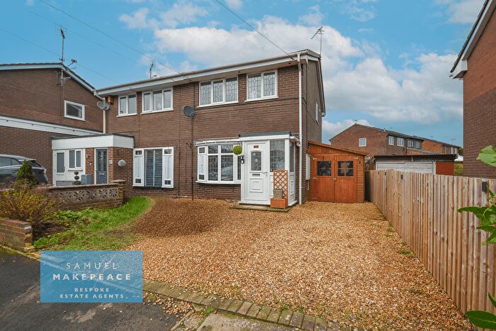 3 Bedroom Semi-Detached House For Sale In Hayhead Close, Kidsgrove, Stoke-On-Trent, ST7