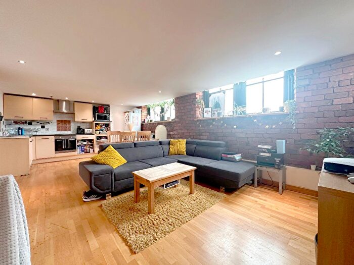 2 Bedroom Flat For Sale In Flat, Byron Halls, Byron Street, Bradford, BD3