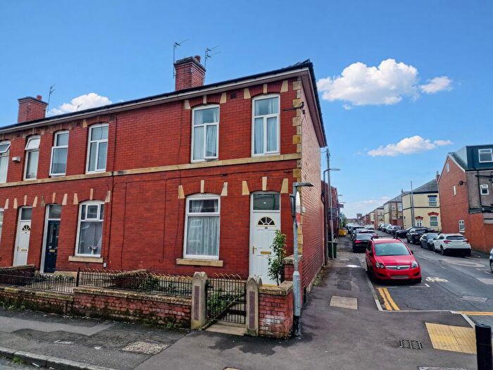 3 Bedroom End Of Terrace House For Sale In Hurst Street, Bury, BL9
