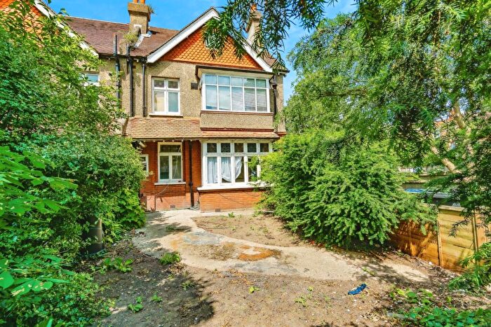 Flat For Sale In Warham Road, South Croydon, CR2