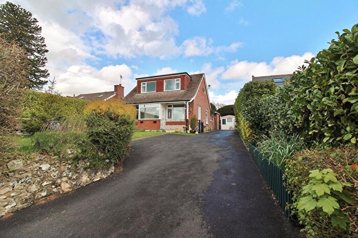 3 Bedroom Detached House For Sale In Five Heads Road, Horndean, PO8