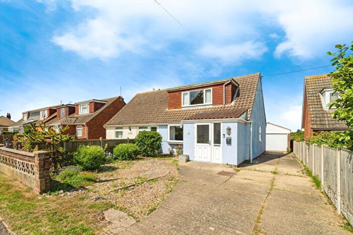 3 Bedroom Bungalow For Sale In California Avenue, Scratby, Great Yarmouth, Norfolk, NR29