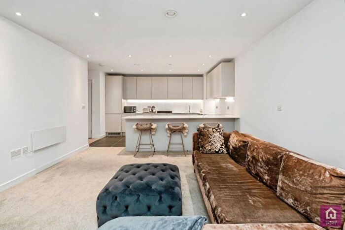 3 Bedroom Flat For Sale In Local Crescent, Block C Hulme Street, Salford, Manchester City Centre, M5