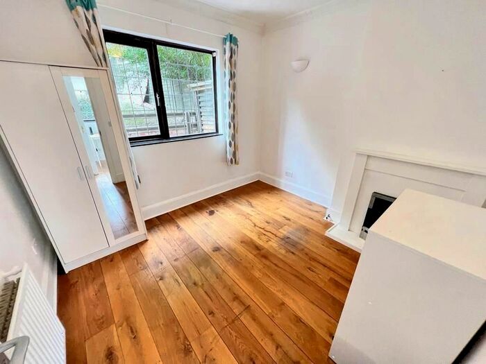 3 Bedroom Semi-Detached House To Rent In Pound Park Road, Charlton, London, SE7