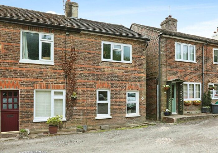 2 Bedroom End Terrace House For Sale In Sunnyside, Edenbridge, TN8