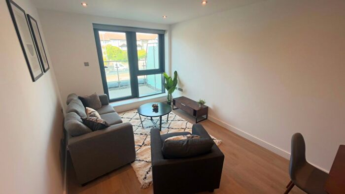 2 Bedroom Flat To Rent In York Road, Leeds, LS9