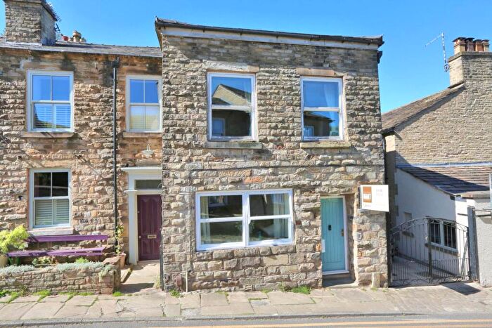 3 Bedroom End Of Terrace House For Sale In Chancery Lane, Bollington, SK10