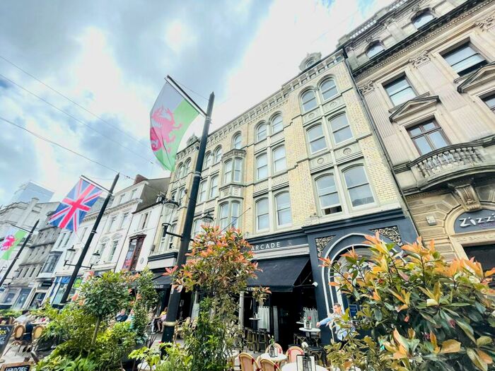 2 Bedroom Apartment To Rent In High Street, Cardiff, CF10