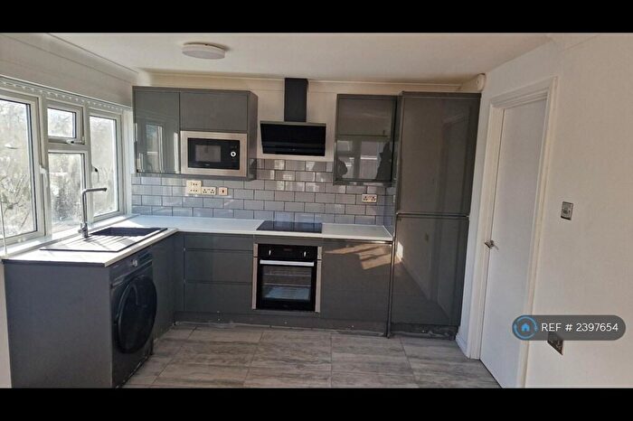 2 Bedroom Flat To Rent In Sandon Road, Basildon, SS14