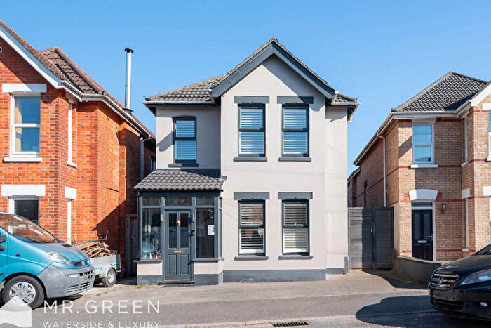 4 Bedroom Detached House For Sale In Ashbourne Road, Bournemouth, BH5