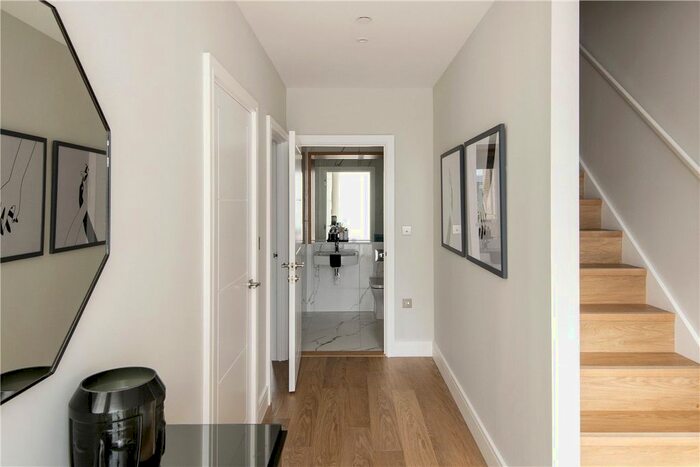 3 Bedroom Maisonette To Rent In Greyhound Parade, Wimbledon Grounds, London, SW17