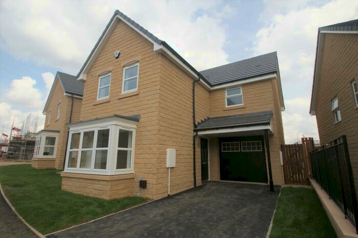 3 Bedroom Detached House To Rent In Springwood Crescent, Bramhope, LS16