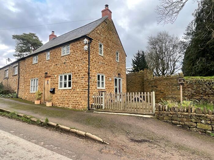 2 Bedroom Cottage To Rent In Wigginton, Oxfordshire, OX15
