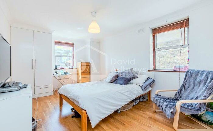 2 Bedroom Apartment To Rent In Turnpike Lane, Turnpike Lane, London, N8