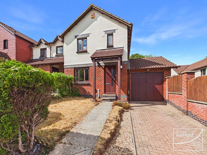 3 Bedroom End Of Terrace House For Sale In Mariners Way, Paignton, TQ3