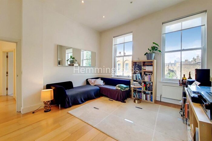 2 Bedroom Apartment To Rent In Whitehorse Road, London, E1