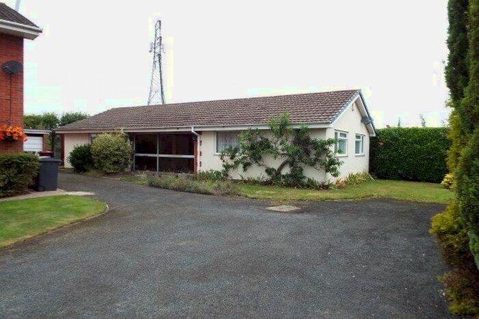 3 Bedroom Detached Bungalow To Rent In Fircroft, Tamworth, B78