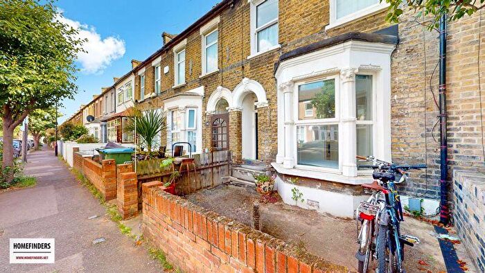 2 Bedroom Flat To Rent In Worsley Road, Leytonstone, E11