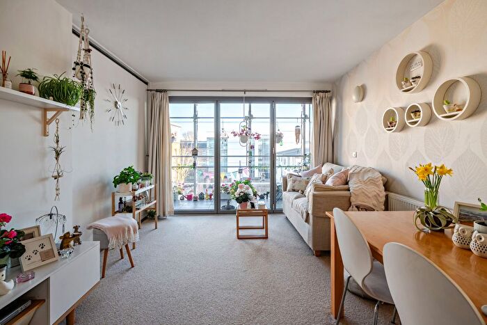 1 Bedroom Flat For Sale In Consort Road, London, SE15