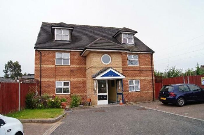 2 Bedroom Flat To Rent In Emilia Close, Enfield, EN3