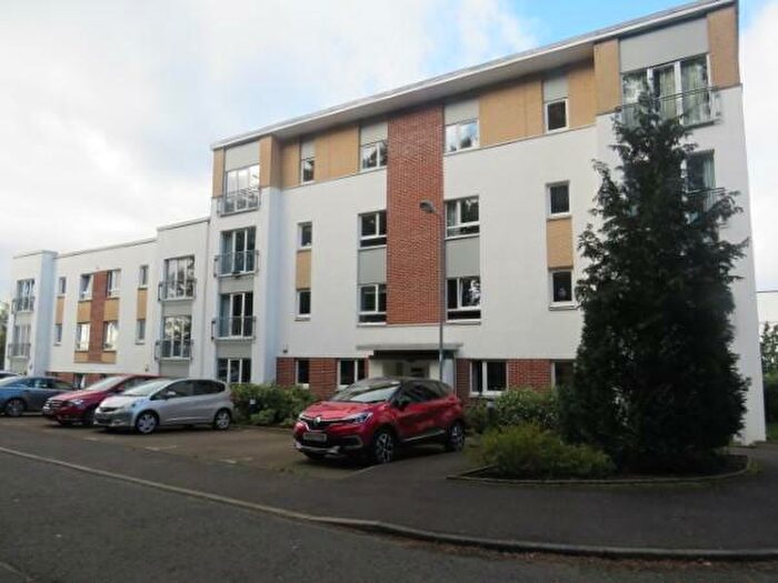 2 Bedroom Flat To Rent In Cairnhill View, Bearsden, G61