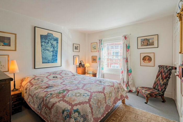4 Bedroom Detached House For Sale In Back Lane, Marlborough, SN8