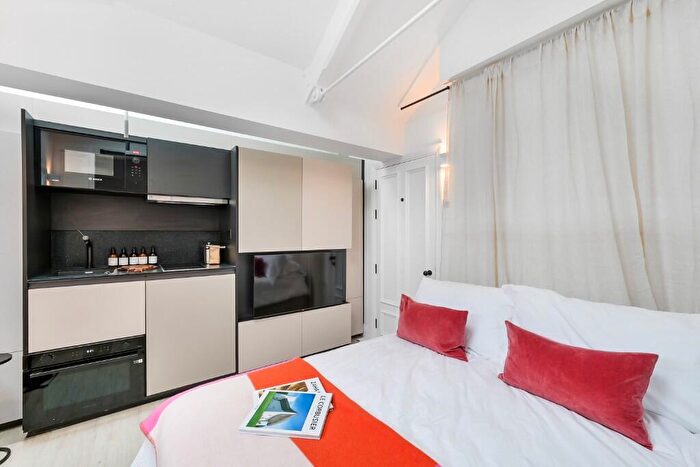 Studio To Rent In Haydon Way, London, SW11