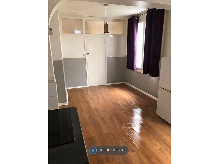 1 Bedroom Flat To Rent In Western Place, Worthing, BN11